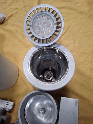 Lote 5 focos led y 3 halógenos