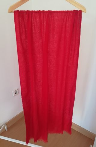 Pañuelo rojo semitransparente Zara