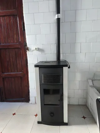 Estufa Pellets CS THERMOS (9kW) + 15 Sacos GRATIS