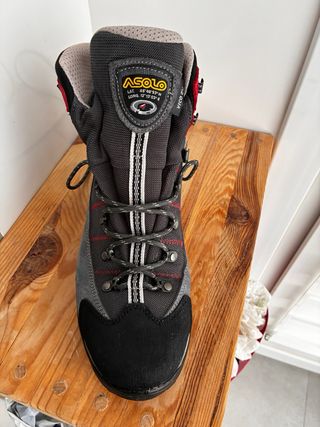 Botas de montaña ASOLO 43 nuevas