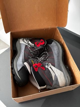 Botas de montaña ASOLO 43 nuevas