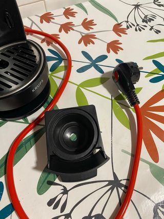 Cafetera Dolce Gusto Genio 2 de Krups Roja