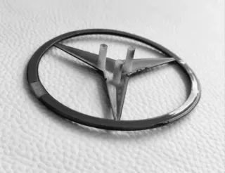 80mm Estrella Mercedes W204 Maletero Negro Brillo