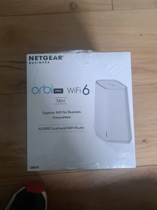 Router NETGEAR Orbi Pro WiFi 6 Mini AX1800