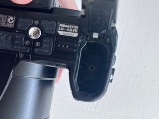 Cámara Nikon Coolpix 5700 (sin batería)