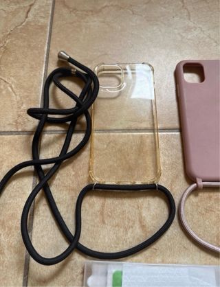 Cover iPhone 14 trasparente e rosa