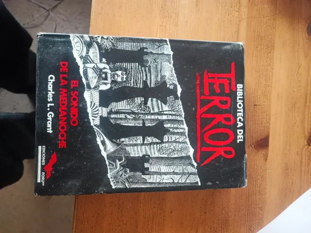 Lote 4 libros de novelas de terror