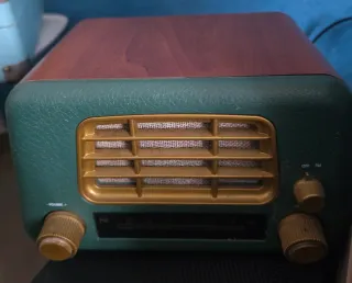 Radio Vintage Legno e Verde
