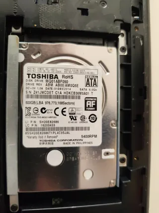 Ordenador portátil Lenovo negro.   PARA PIEZAS....