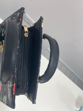 Bolso Negro Estampado Flores y Mariposas