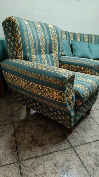 Sofá y 2 butacones de tela