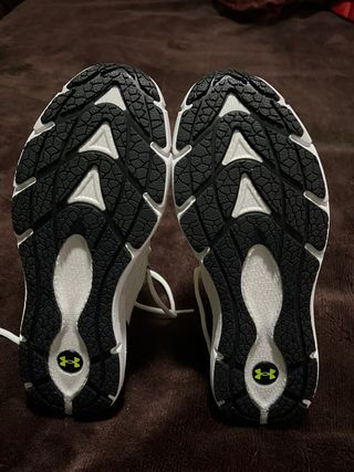 Zapatillas Under Armour Blancas y Amarillas Nuevas
