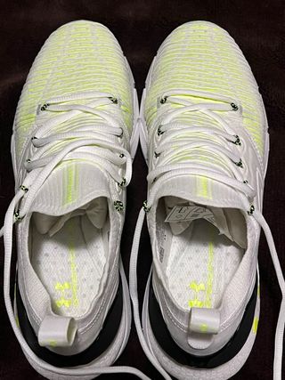 Zapatillas Under Armour Blancas y Amarillas Nuevas