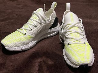 Zapatillas Under Armour Blancas y Amarillas Nuevas