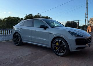 Porsche Cayenne turbo s coupe 2020