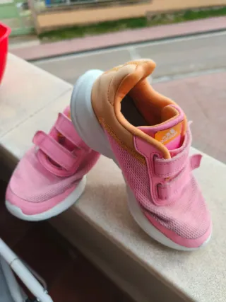 Zapatillas deportivas niña Adidas rosas
