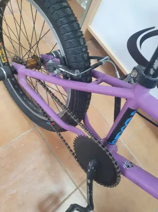 Bicicleta BMX morada