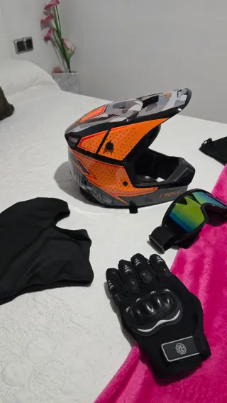 Casco Motocross + Gafas, Guantes y Pasamontañas