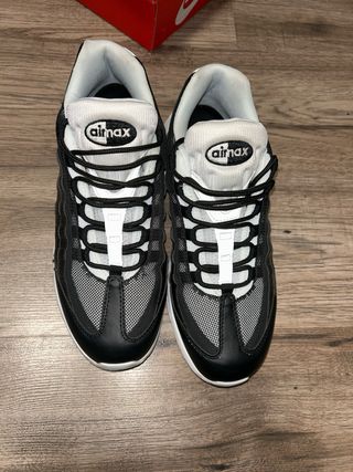 Nike Air Max 95 Essentials