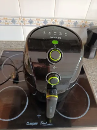 Freidora de aire Cecotec negra