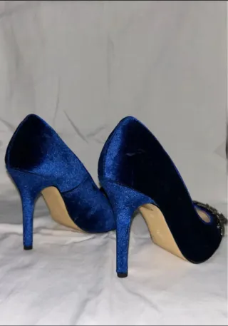 Zapatos de tacón MENBUR azules con pedrería
