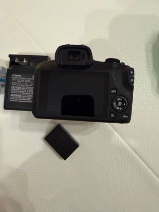 Canon EOS R100 Cámara Negra