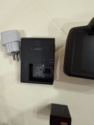 Canon EOS R100 Cámara Negra