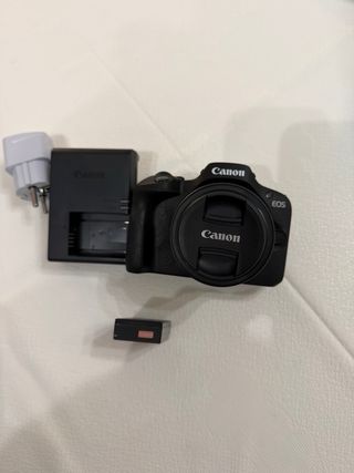 Canon EOS R100 Cámara Negra