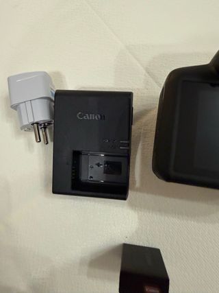 Canon EOS R100 Cámara Negra