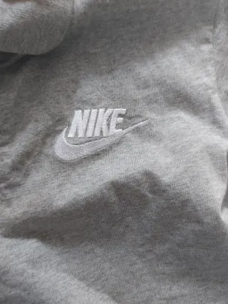 Polo Nike gris