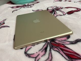 iPad Apple Dorado Muy Cuidado