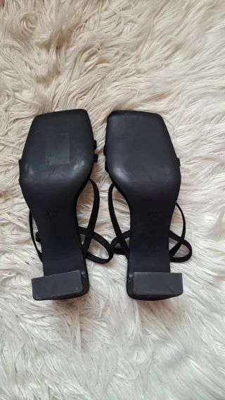 Sandalias tacón negras tiras finas