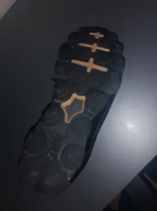 Nike Reax 8TR Negro Dorado