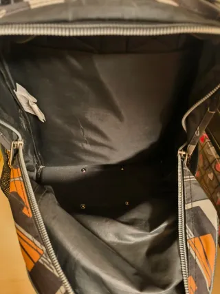 Mochila Totto con ruedas y diseño