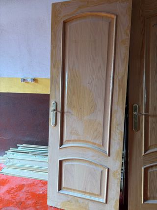 Puertas de madera maciza interiores