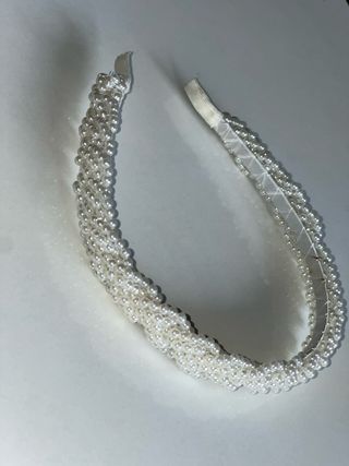 Diadema Conejo Rosa y Perlas Blancas