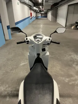 Honda Vision 110 Scooter Blanca