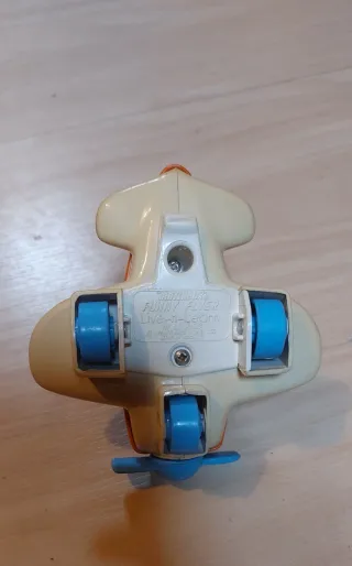 Avião antigo Matchbox com piloto