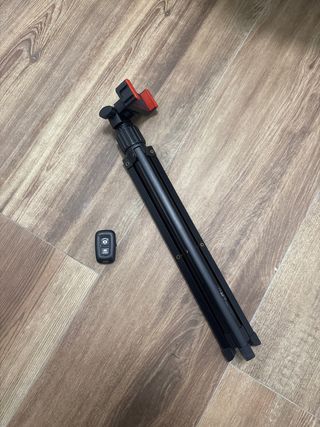 Trípode móvil con mando