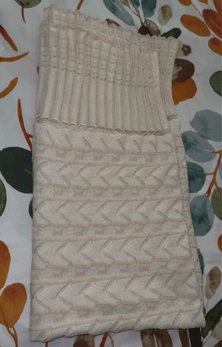 Toquilla tejida a mano para bebé