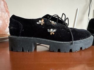 Zapatos negros de vestir con plataforma