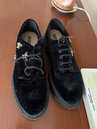 Zapatos negros de vestir con plataforma