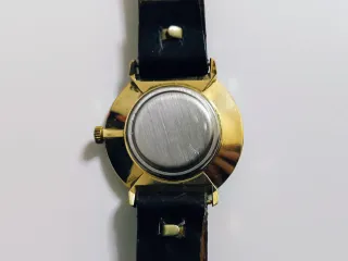 Reloj Silvana Ultra Slim Railroad Dorado