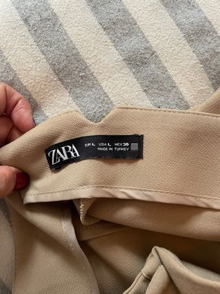 Pantalón Zara Tiro Alto Beige