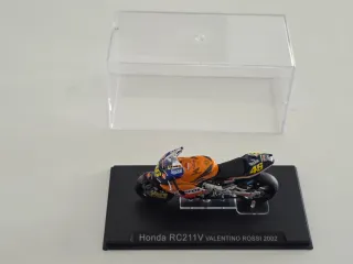 Honda RC211V Valentino Rossi 2002 1:24