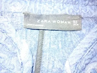 Chaqueta azul con bordado