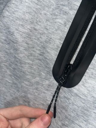 Sudadera Nike Tech Fleece Gris