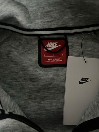 Sudadera Nike Tech Fleece Gris