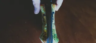 Portamonete stile afro con disegni