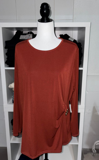 Camiseta manga larga teja con broche T.única (XL)